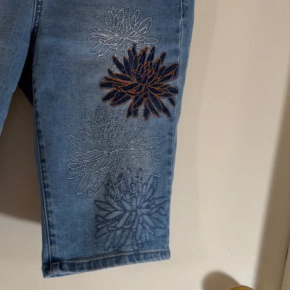 DG2 Diane Gilman Light Blue Denim Bermuda Shorts with Floral Embroidery - Picture 5 of 10
